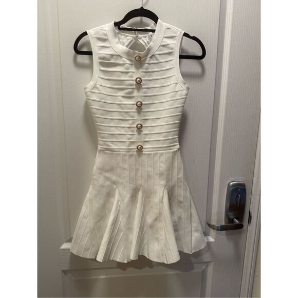 Elliatt Fiona Mini Dress in White Bridal Shower Bachelorette Dress XS - Preloved - Picture 6 of 8